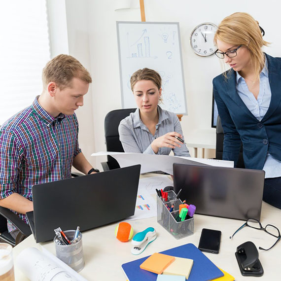 working-together-in-the-office-1024×1024